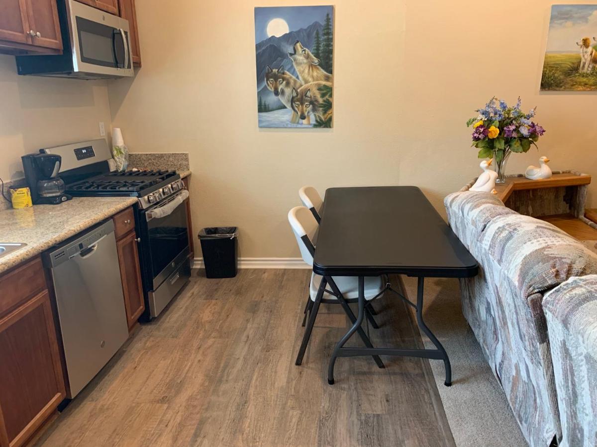 Luxhome Suites N Villa 리버사이드 외부 사진